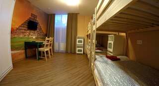 Гостиница Вокруг Света Екатеринбург Двухъярусная кровать в общем номере для мужчин и женщин с 4 кроватями-4